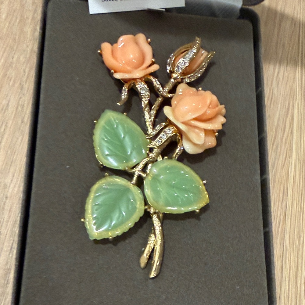 NWT Nolan Miller Ann-Margaret Rose Pin in Original Box (Peach, Green, Gold) - Picture 4 of 5